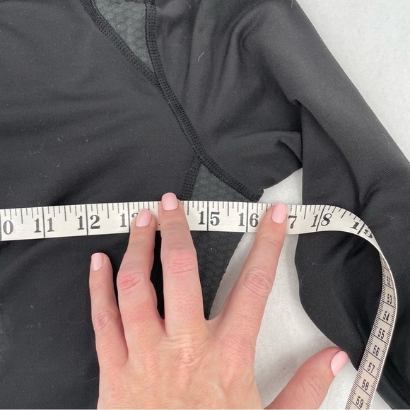 The North Face Women’s Black Long Sleeve Flight Series Vapor Wick Shirt Small - Picture 13 of 13